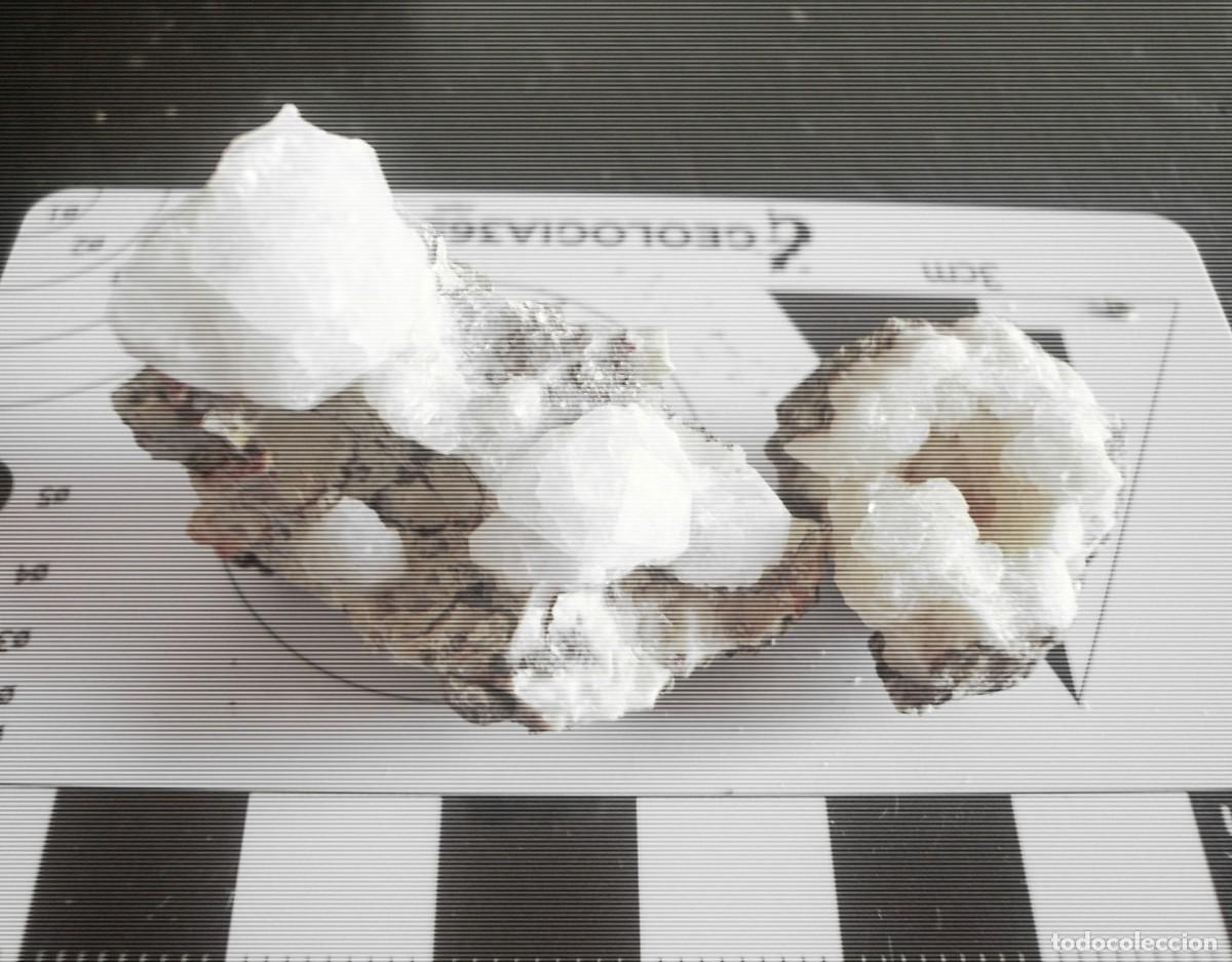 Coleccionismo de minerales: Analcima, Alamedilla, Granada.En caja 4x4