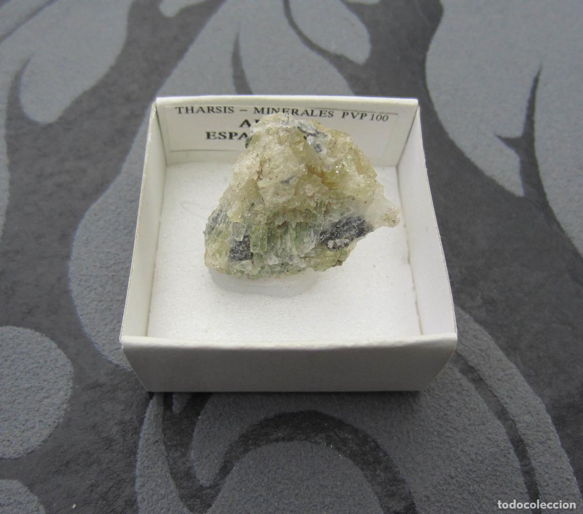 Coleccionismo de minerales: MINERAL APATITO ESPARRAGUINA MINERALES EN CAJA 4X4 CM