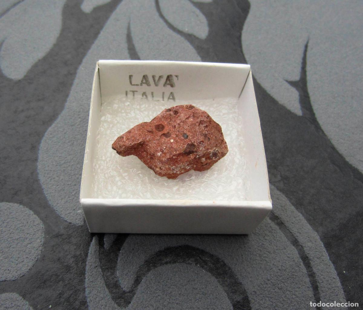 Coleccionismo de minerales: MINERAL ROCAS LAVA MINERALES EN CAJA 4X4 CM
