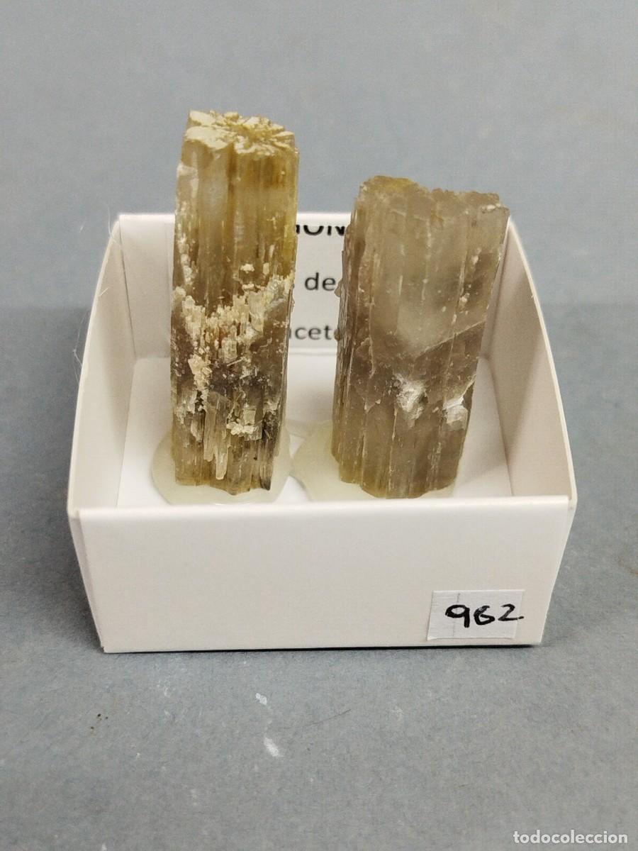 Coleccionismo de minerales: ARAGONITO - MINERAL. Albacete. 4x4