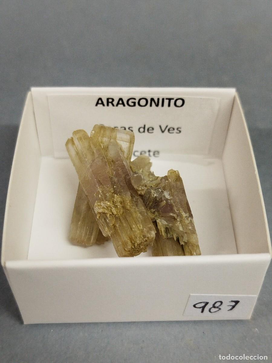 Coleccionismo de minerales: ARAGONITO - MINERAL. Albacete. 4x4