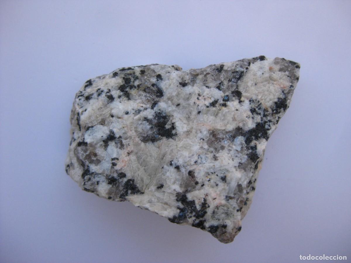 Coleccionismo de minerales: ROCA GRANITO PORRI&Ntilde;O (PONTEVEDRA)