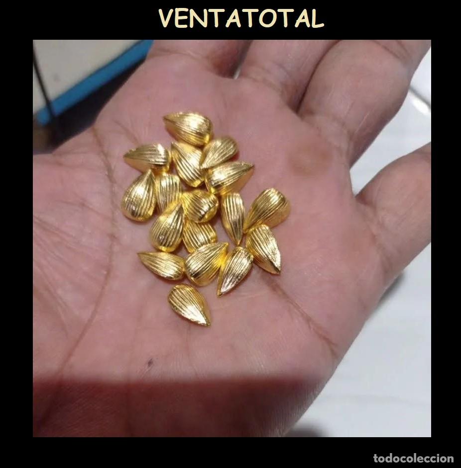 Coleccionismo de minerales: LOTE DE 30 PEPITAS ARTESANALES DE ORO DE 24 KILTS LAMINADO 1X0,5 CENTIMETROS PESO DE UNA 1 GRAMO +O-