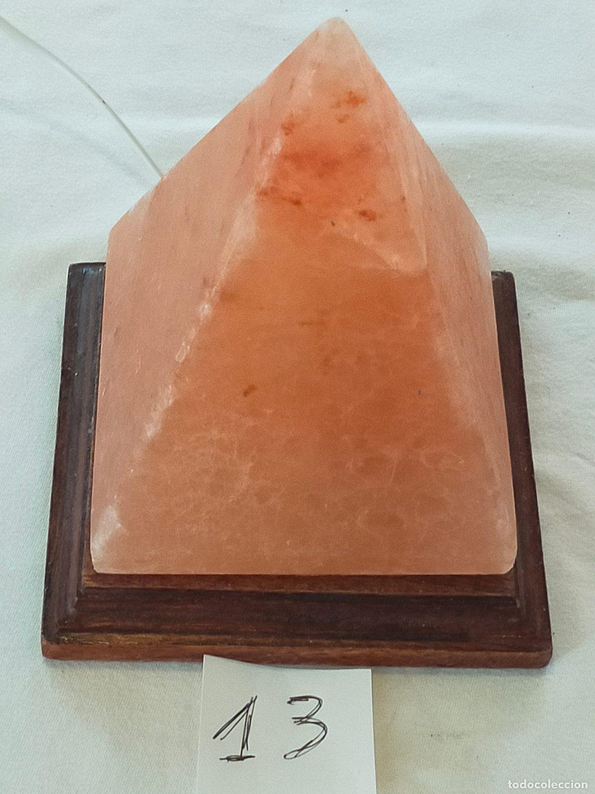 Coleccionismo de minerales: Lampada di Sale dell'Himalaya a Piramide - Cristallo di Sale Rosa Naturale peso kg 2,4