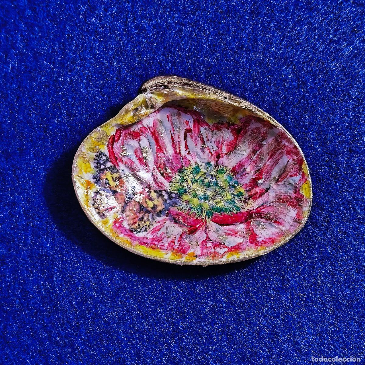 Coleccionismo de moluscos: CONCHA PINTADA A MANO. MED. 9 X 8 CMS - Foto 2