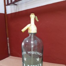 Coleccionismo Otros Botellas y Bebidas: SIFÓN LA MINA DE ALCALÁ DE GUADAIRA SEVILLA // CABEZA DE PLOMO. Lote 217262691