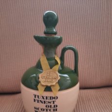 Coleccionismo Otros Botellas y Bebidas: TUXEDO FINEST OLD SCOTCH WHISKY - VACIA -. Lote 319381398