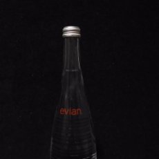 Coleccionismo Otros Botellas y Bebidas: BOTELLA DE AGUA EVIAN - AW (EDICION LIMITADA 2016) SERIGRAFIADA - LLENA. Lote 349011199