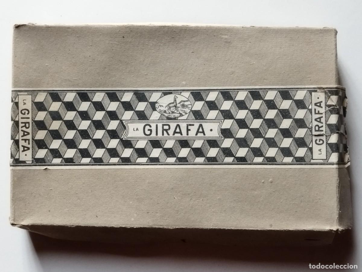Papier &agrave; rouler: Antigua caja con librillos de papel de fumar La Girafa - Miguel Botella, Alcoy