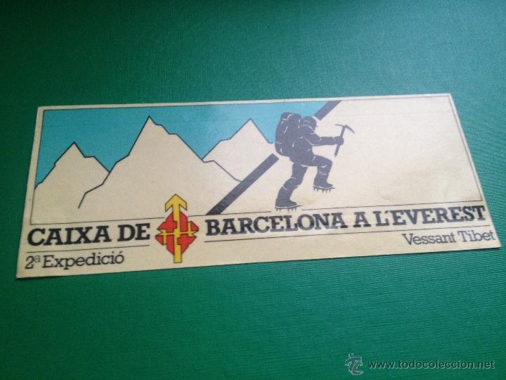 Pegatinas de colecci&oacute;n: PEGATINA CAIXA DE BARCELONA A L'EVEREST - VESSANT TIBET - 2&ordf; EXPEDICIO- ADHESIVO - BANCO