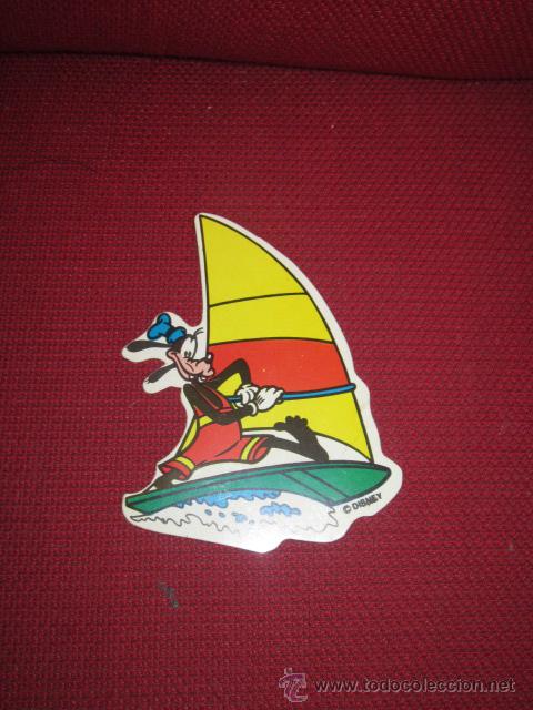 Pegatinas de colecci&oacute;n: Pegatina - adhesiva Goofy disney haciendo wind surf. A&ntilde;os 80.
