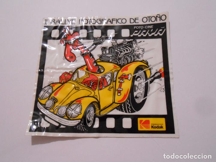 Pegatinas de colecci&oacute;n: PEGATINA SIN ADHESIVO PRIMER RALLYE FOTOGRAFICO DE OTO&Ntilde;O. FOTO CINE PAYA KODAK. TDKP8