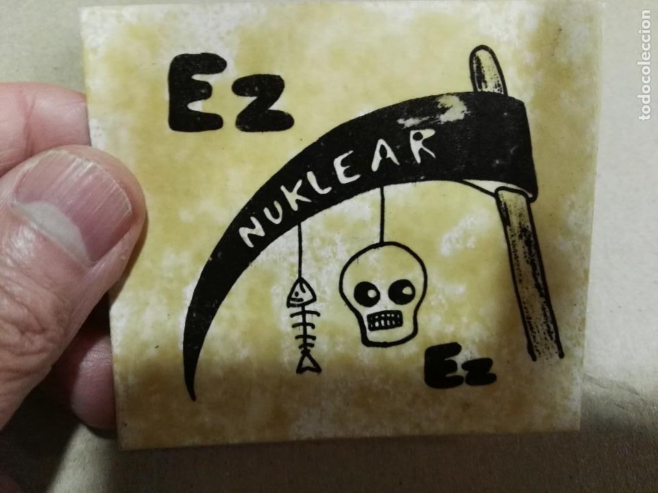 Pegatinas de colecci&oacute;n: Pegatina en euskera nuclear. No