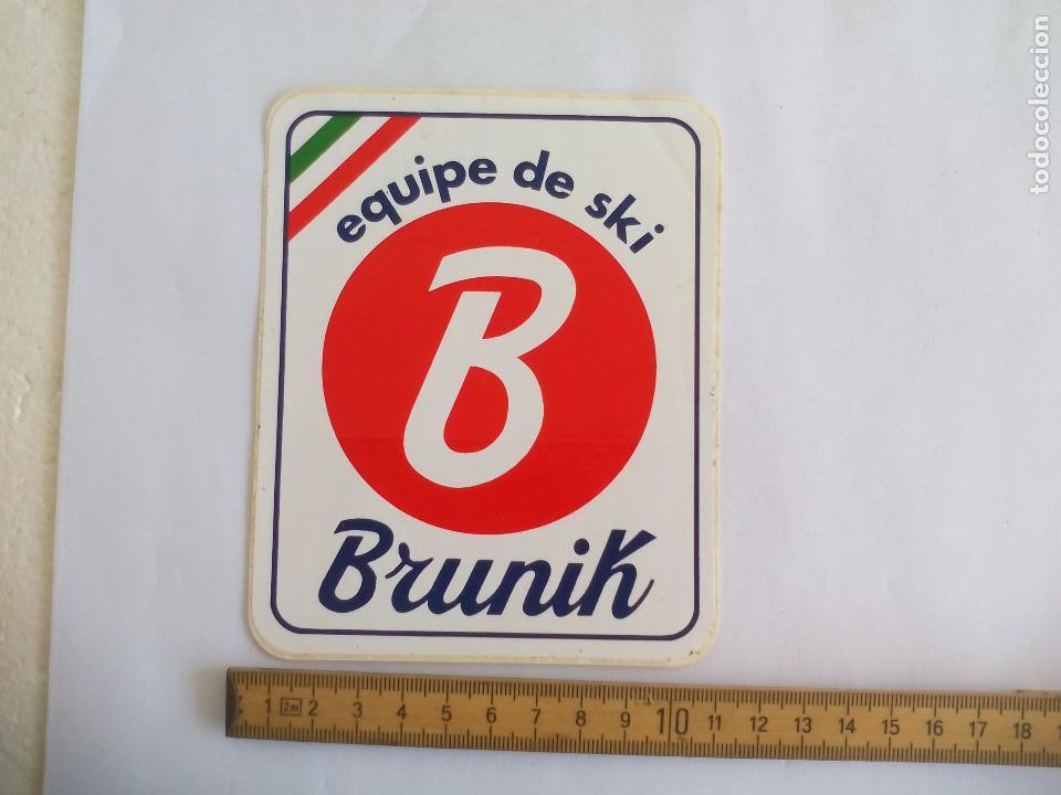Pegatinas de colecci&oacute;n: Antigua PEGATINA SIN PEGAR, Brunik. B . Equipe de Ski. Esqui.. ADHESIVO. Calca. Sticker,
