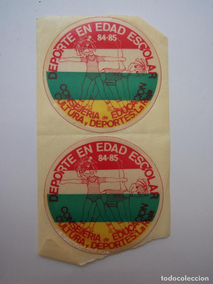 Pegatinas de colecci&oacute;n: LOTE DE DOS 2 PEGATINAS. DEPORTE EN EDAD ESCOLAR. 84-85. LA RIOJA. TDKP12