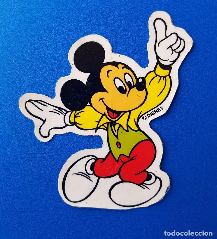Pegatinas de colecci&oacute;n: PEGATINA DE MICKEY MOUSE BAILANDO - DESPEGADA - DISNEY - A&Ntilde;OS 80