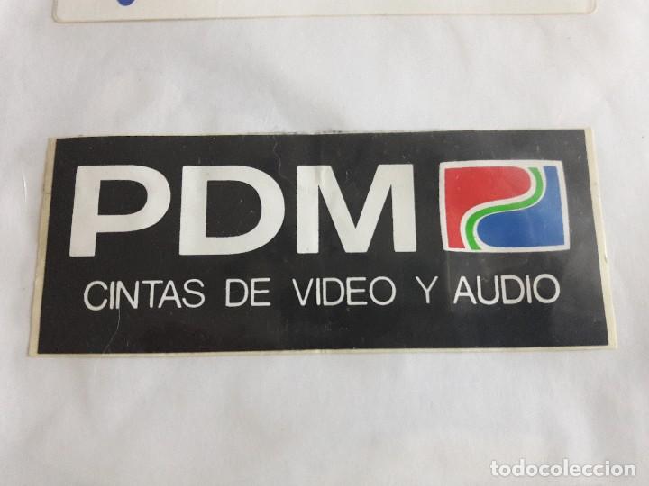 Pegatinas de colecci&oacute;n: pegatina de publicidad PDM cintas de video y audio.