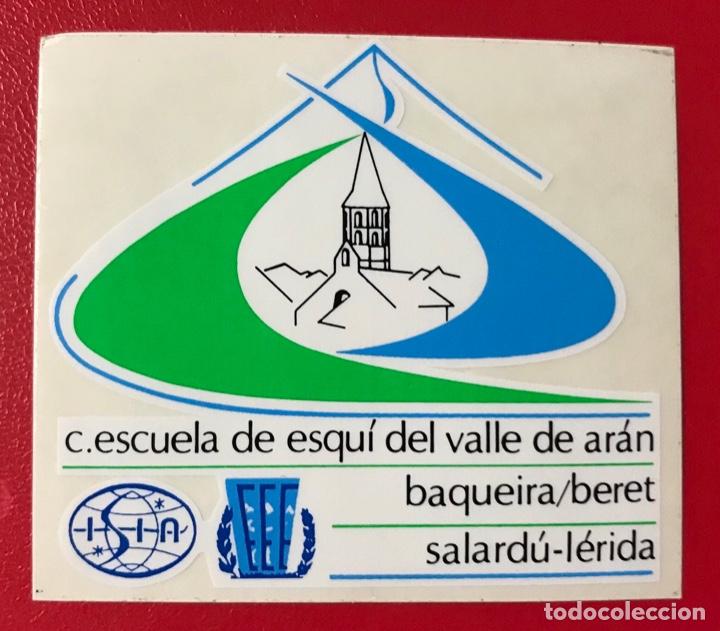 Pegatinas de colecci&oacute;n: Antigua Pegatina escuela de esqu&iacute; Del Valle de ar&aacute;n - Baqueira Beret - Salard&uacute; - L&eacute;rida