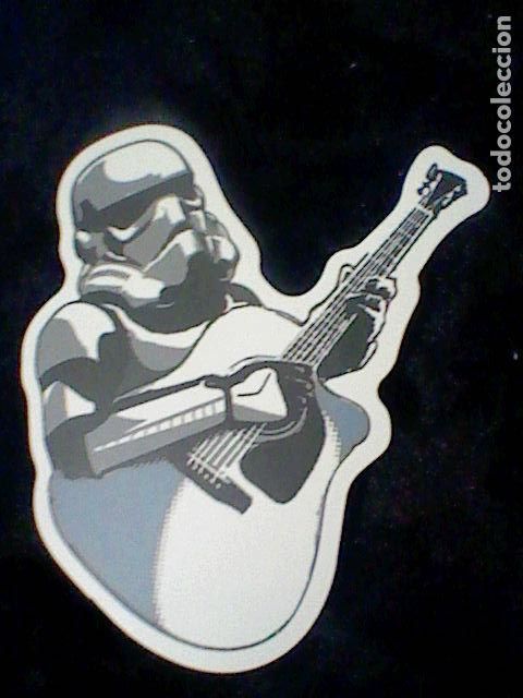 Pegatinas de colecci&oacute;n: STAR WARS STORM TROOPER GUITARRA  PEGATINA SIN USO BROMA O SIMILAR 7,5  CMS ALTO