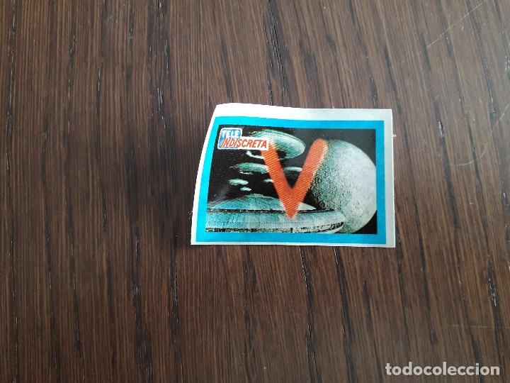 Autocollants de collection: pegatina de tele indiscreta de la serie V, a&ntilde;os 80.