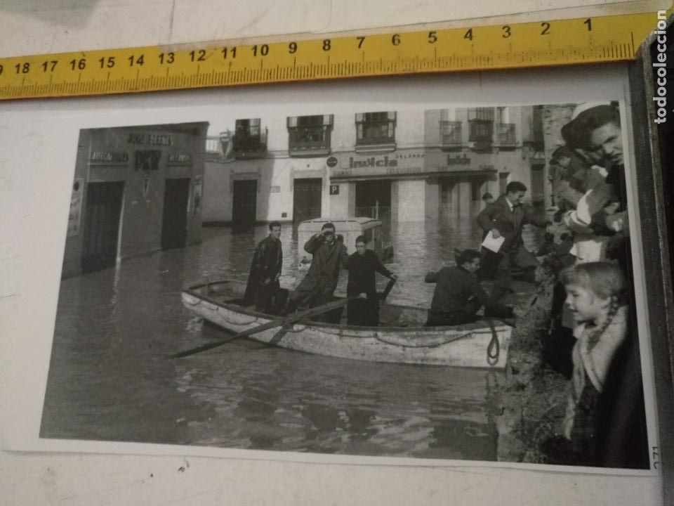 Pegatinas de colecci&oacute;n: PEGATINA CROMO ADHESIVO REF: 271 - barquilla a flote en las inundaciones de sevilla en los a&ntilde;os 60s