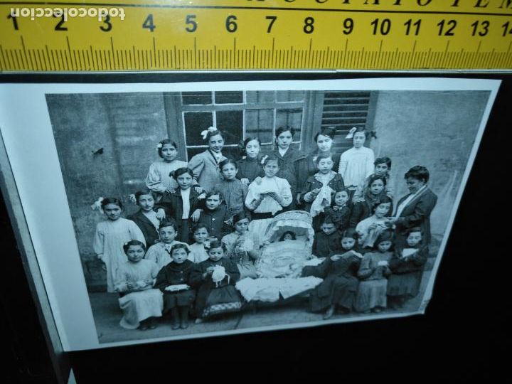 Sammlung von Aufklebern: PEGATINA CROMO ADHESIVO REF: 594 ni&ntilde;as de un colegio de bilbao mu&ntilde;eca . canastilla de navidad confec