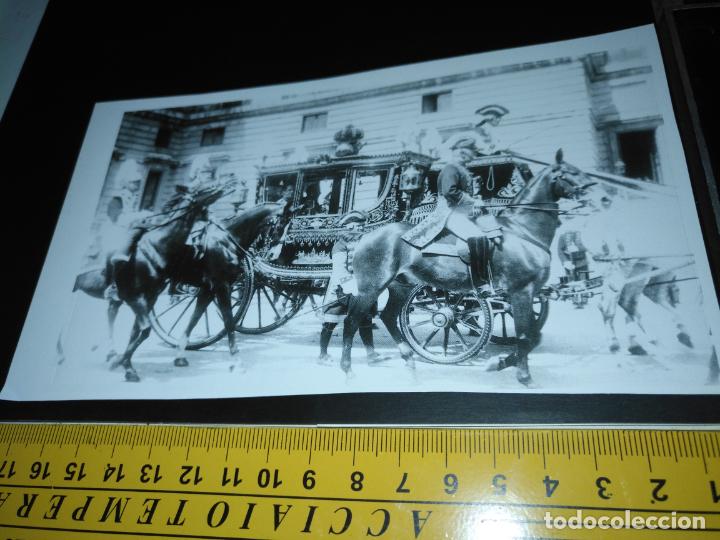 Collection stickers: PEGATINA CROMO ADHESIVO REF: 12 los reyes coche de caballo minutos antes de la bomba los jeronimos