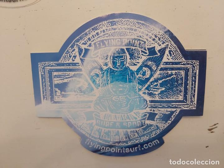 Pegatinas de colecci&oacute;n: Pegatina de Surf Flying Point azul desgastado. Nueva York, Los Hampton.