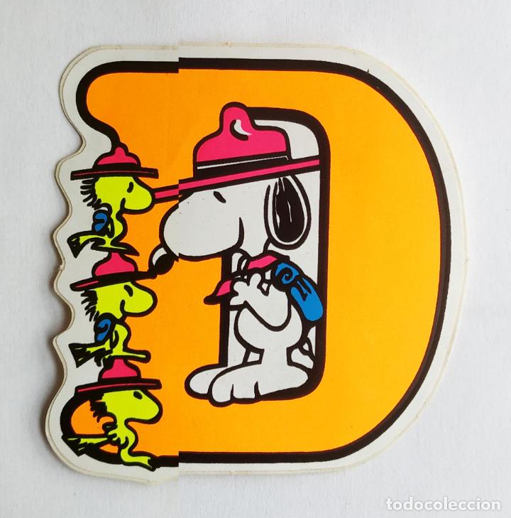 Pegatinas de colecci&oacute;n: ANTIGUA PEGATINA SNOOPY Y EMILIO LETRA D , A&Ntilde;OS 80 SIN PEGAR 8 CMS
