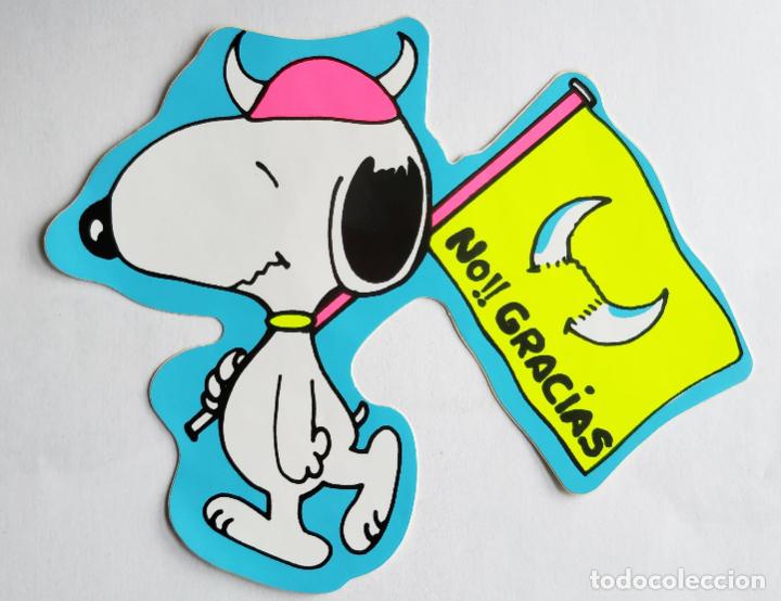 Pegatinas de colecci&oacute;n: ANTIGUA PEGATINA SNOOPY VIKINGO CASCO ROSA CON CUERNOS Y BANDERA , A&Ntilde;OS 80 SIN PEGAR 11 CMS