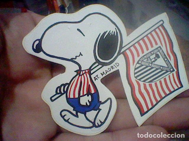 Pegatinas de colecci&oacute;n: SNOOPY AT MADRID BANDERA ILUSTRACION ADHESIVO PEGATINA 6,8 CMS ALTO SIN USAR ORIGNAL