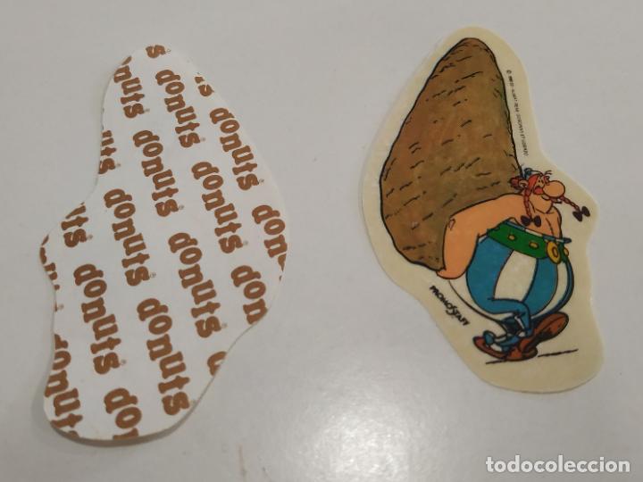 Pegatinas de colecci&oacute;n: ANTIGUA PEGATINA DONUTS , OBELIX DE ASTERIX Y OBELIX , DESPEGADA POR EL TIEMPO