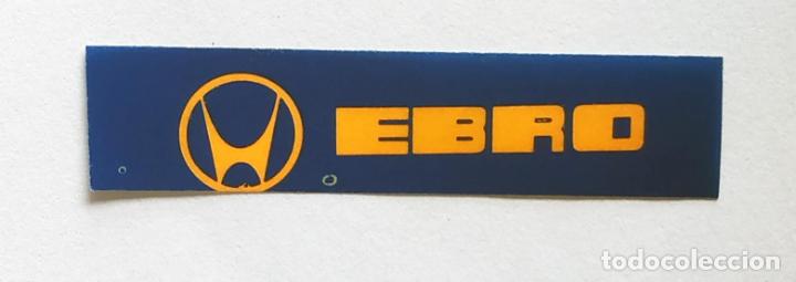 Pegatinas de colecci&oacute;n: CROMO TIRA PEGATINA A TODO GAS , MARCAS DE COCHES Y MOTOS, EBRO , 6,8 CMS LEER DESCRIPCION