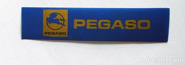 Pegatinas de colecci&oacute;n: CROMO TIRA PEGATINA A TODO GAS , MARCAS DE COCHES Y MOTOS, PEGASO , 6,8 CMS LEER DESCRIPCION