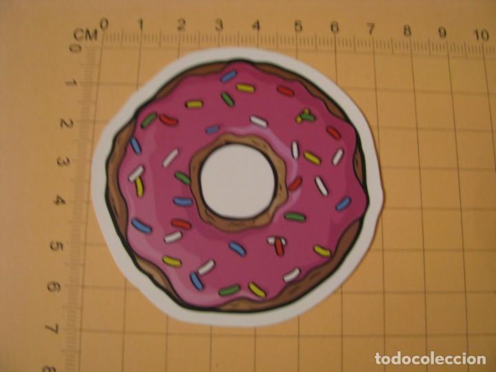 Pegatinas de colecci&oacute;n: PEGATINA COCHE MOTO SKATEBOARD MALETA PORT&Aacute;TIL BICICLETA. DONUT DE SIMPSON.