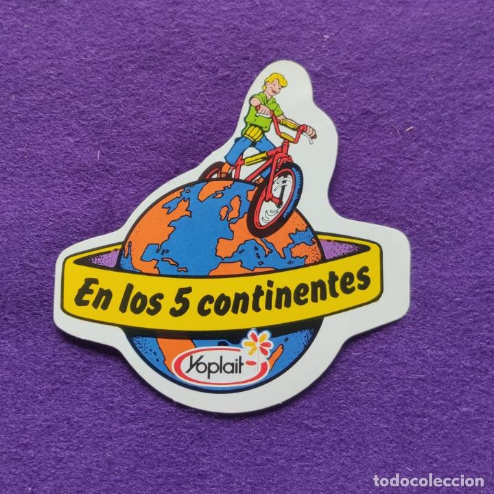 Pegatinas de colecci&oacute;n: ANTIGUA PEGATINA DE YOPLAIT. BICICLETA. EN LOS CINCO CONTINENTES.