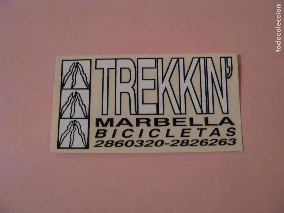 Pegatinas de colecci&oacute;n: PEGATINA TREKKIN' BICICLETAS. MARBELLA. 9,5X5 CM. FONDO TRANSPARENTE.