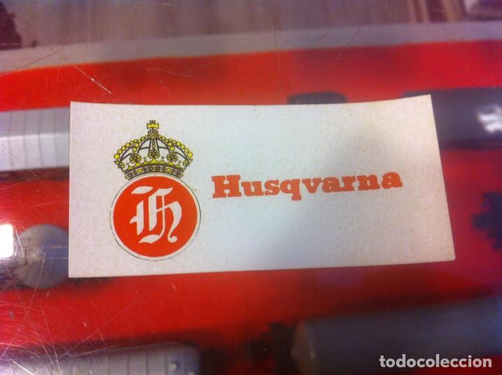 Autocollants de collection: PEGATINA ADHESIVA (HUSQVARNA 7,5 x 3,5cm