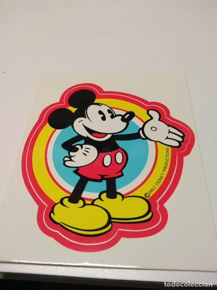 Pegatinas de colecci&oacute;n: Pegatinas de Disney y una de Pitufo - Foto 2