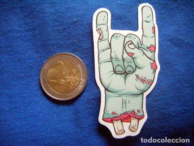 Sammlung von Aufklebern: PEGATINA SIGNO CUERNOS ZOMBIE PEQ MUSICA ROCK AND ROLL PUNK HEAVY HARD STICKER