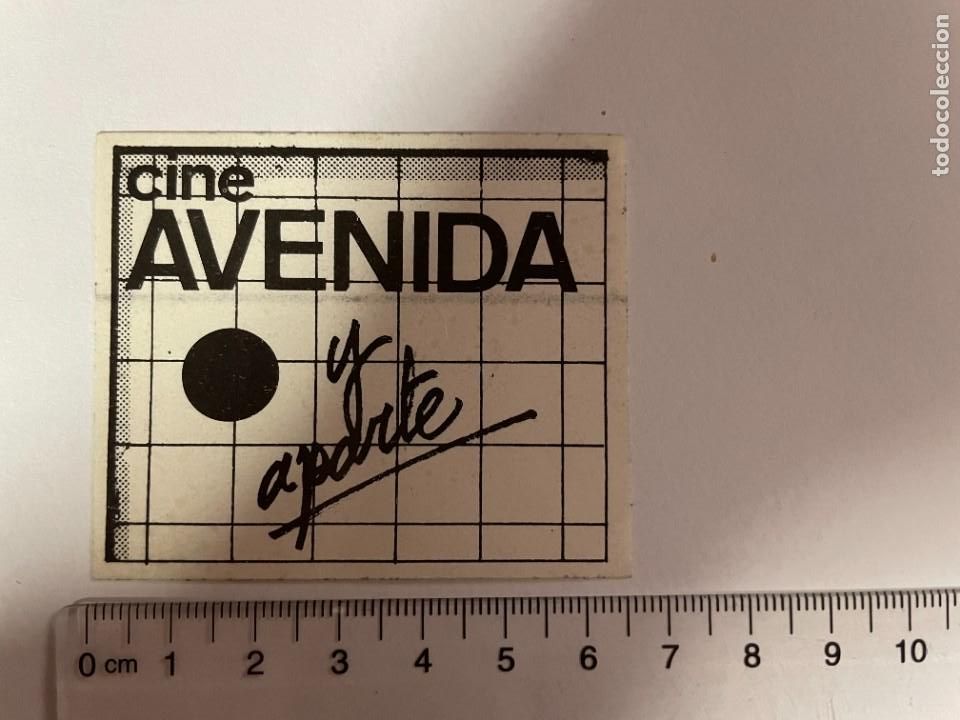 Autocolantes de cole&ccedil;&atilde;o: PEGATINA. CINE AVENIDA. Y APARTE . LOGRO&Ntilde;O. TDKC5. HOJA9