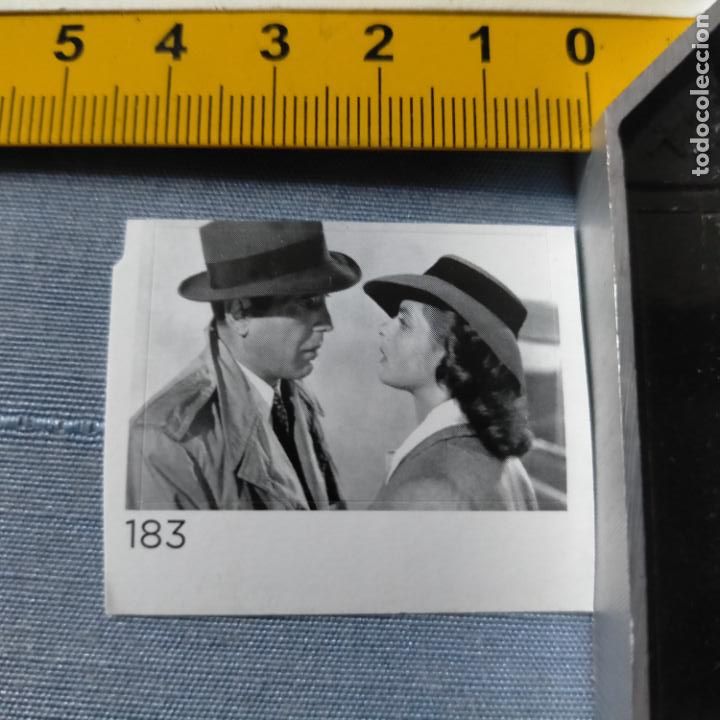 Pegatinas de colecci&oacute;n: PEGATINA CROMO ADHESIVO - TROQUELADA - CINE CASABLANCA HUMPHREY BOGARD INGRID BERGMAN