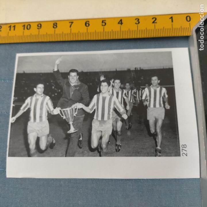 Pegatinas de colecci&oacute;n: PEGATINA CROMO ADHESIVO - TROQUELADA - futbol atletico - rivilla villalonga collar trofeo