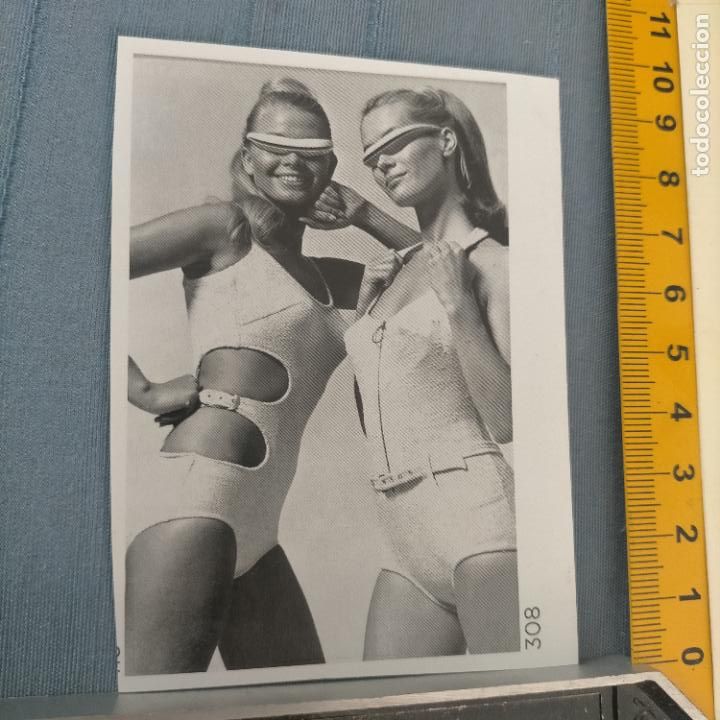 Pegatinas de colecci&oacute;n: PEGATINA CROMO ADHESIVO - TROQUELADA - moda del atrevimiento en los a&ntilde;os 60