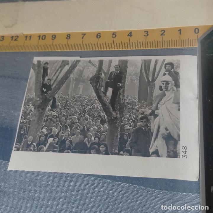 Autocollants de collection: PEGATINA CROMO ADHESIVO - TROQUELADA - multitud ante capilla ardiente de franco palacio de oriente