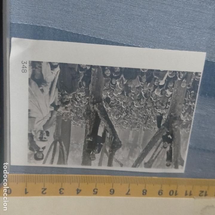 Autocollants de collection: PEGATINA CROMO ADHESIVO - TROQUELADA - multitud ante capilla ardiente de franco palacio de oriente