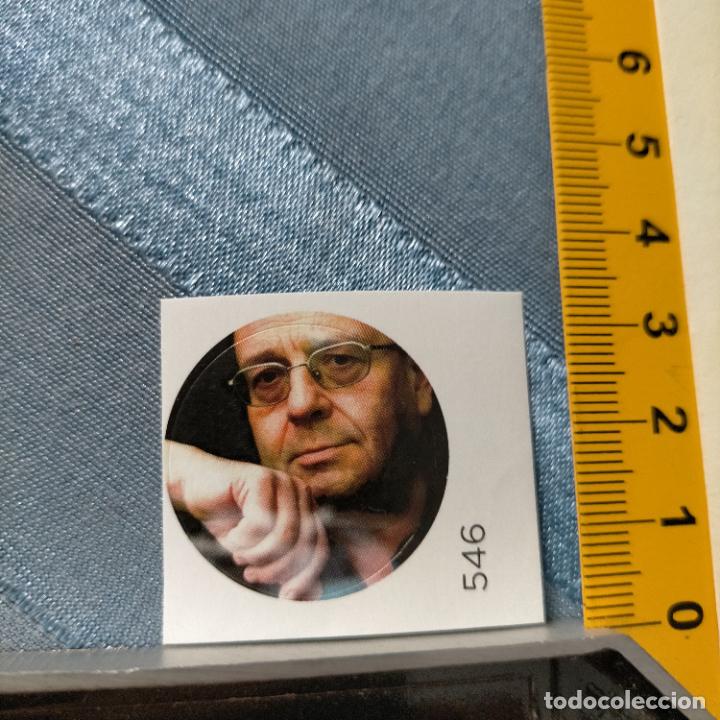 Pegatinas de colecci&oacute;n: PEGATINA CROMO ADHESIVO - TROQUELADA - ESCRITOR VAZQUEZ MONTALBAN