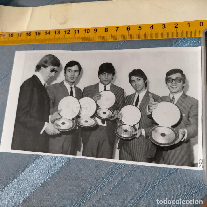 Autocollants de collection: PEGATINA CROMO ADHESIVO - TROQUELADA - GRUPO MUSICA LOS BRAVOS