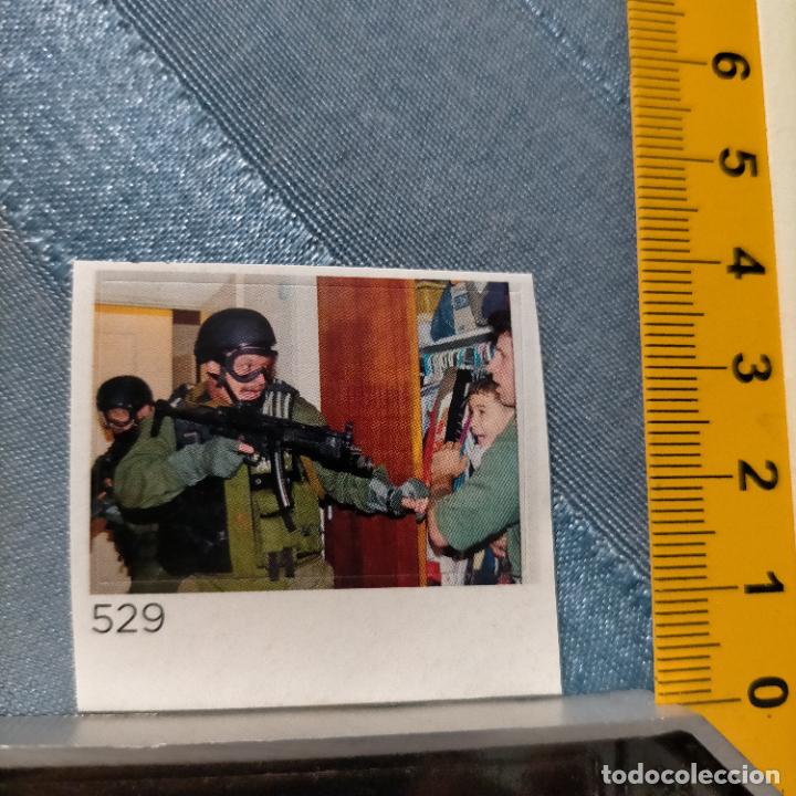 Adesivi di collezione: PEGATINA CROMO ADHESIVO - TROQUELADA - MILITAR NI&Ntilde;O SACADO DE CUBA ILEGALMENTE POR SU MADRE