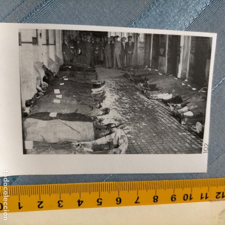 Autocolantes de cole&ccedil;&atilde;o: PEGATINA CROMO ADHESIVO - TROQUELADA - INCENDIO EN EL TEATRO NOVEDADES MUERTOS A PIE DE CALLE